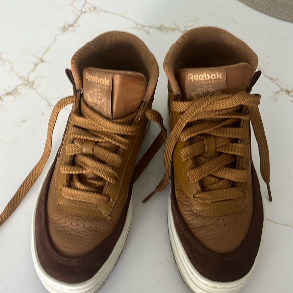 Reebok Club C Geo Mid Brown Platform Sneakers Size 6.5